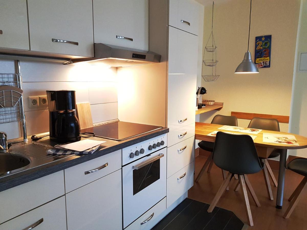 Ferienwohnung 5 Im Strandhaus Lobbe Ngoại thất bức ảnh