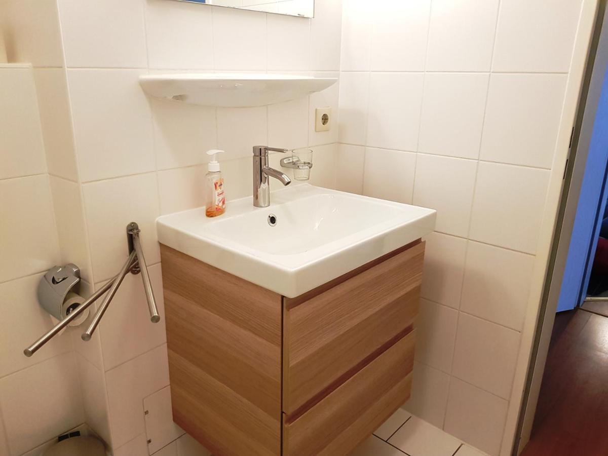 Ferienwohnung 5 Im Strandhaus Lobbe Ngoại thất bức ảnh