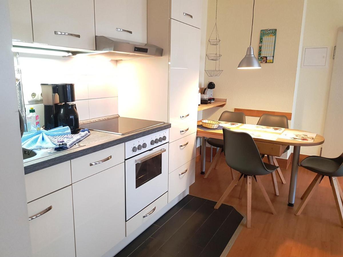 Ferienwohnung 5 Im Strandhaus Lobbe Ngoại thất bức ảnh